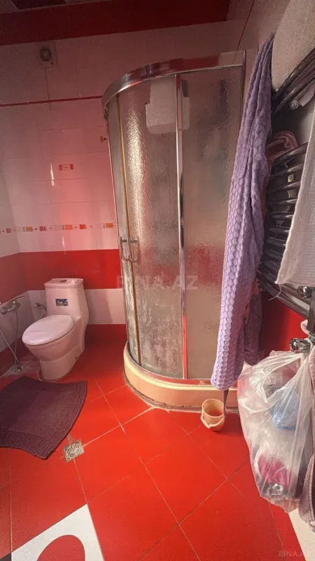 Satılır 5 otaqlı həyət evi 220 m²