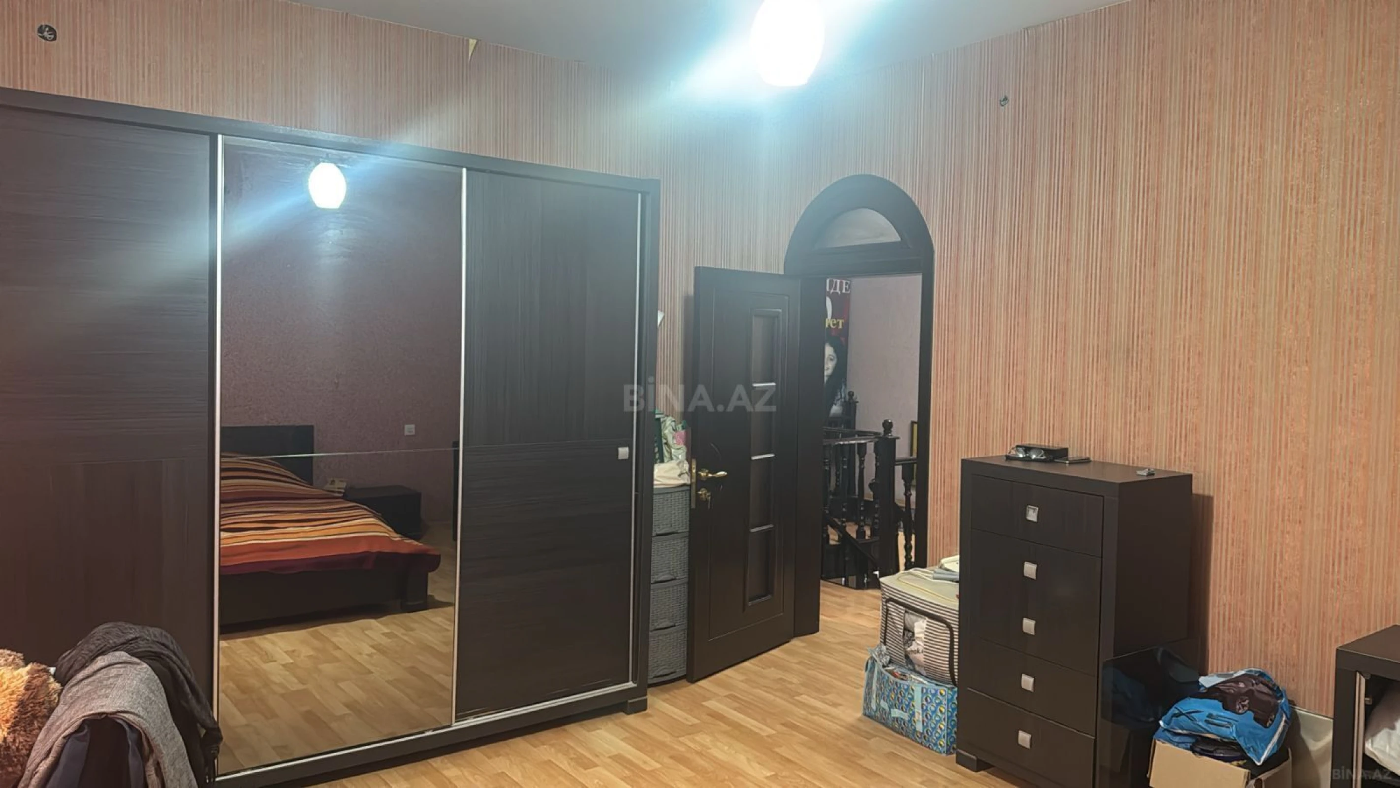 Satılır 5 otaqlı həyət evi 220 m²