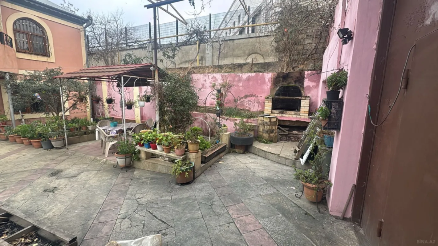 Satılır 5 otaqlı həyət evi 220 m²