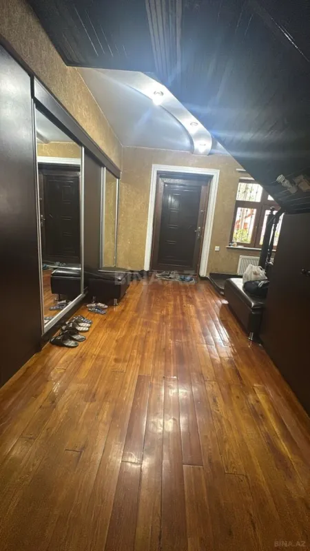 Satılır 5 otaqlı həyət evi 220 m²