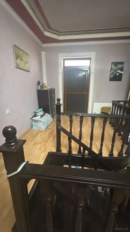 Satılır 5 otaqlı həyət evi 220 m²