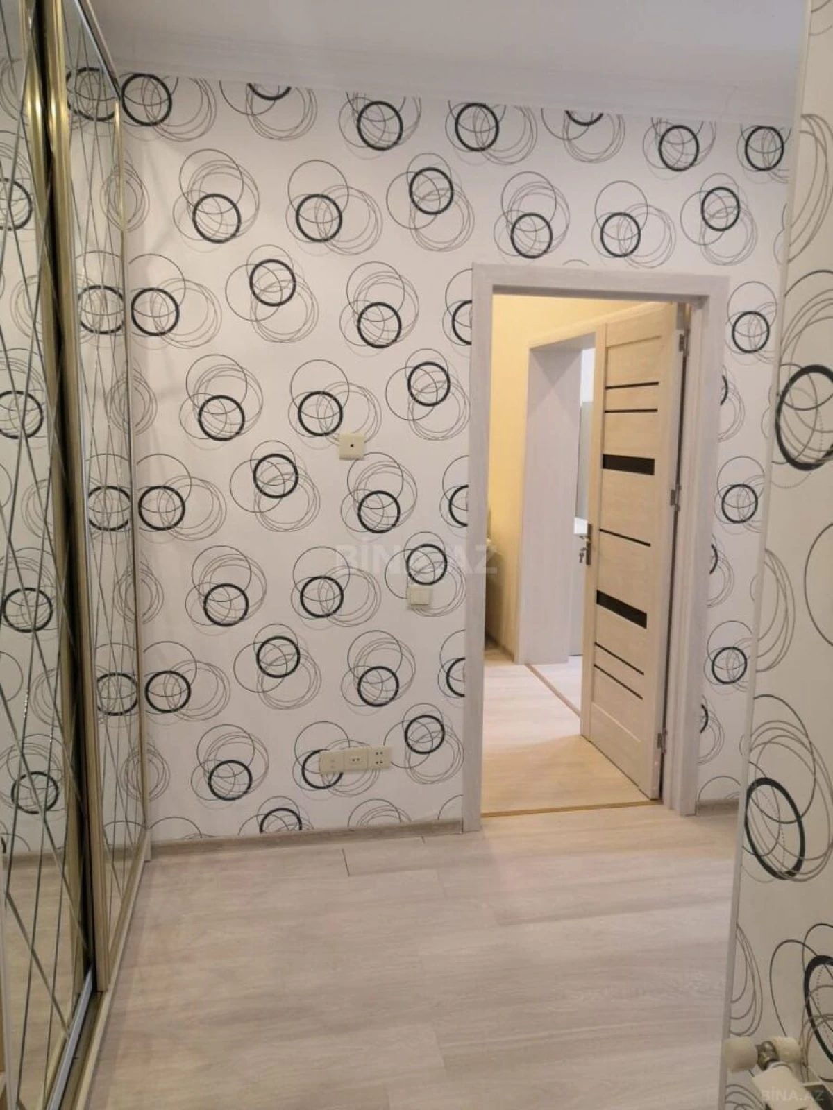 Kirayə verilir 2 otaqlı mənzil 90 m²