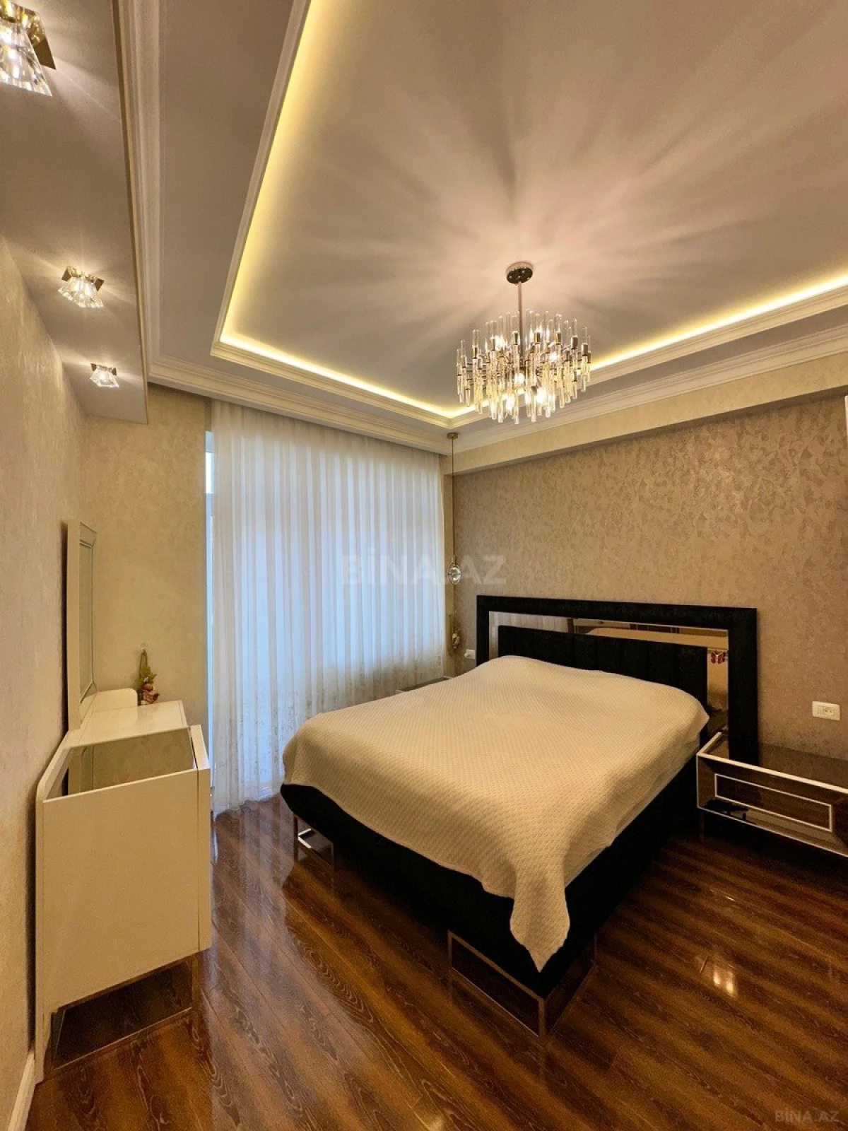 Satılır 2 otaqlı mənzil 68 m²