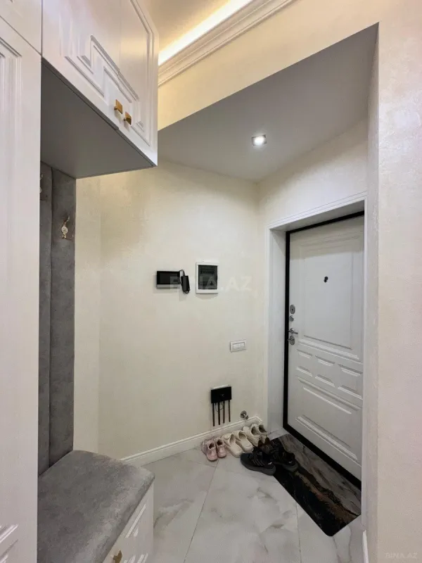 Satılır 2 otaqlı mənzil 68 m²