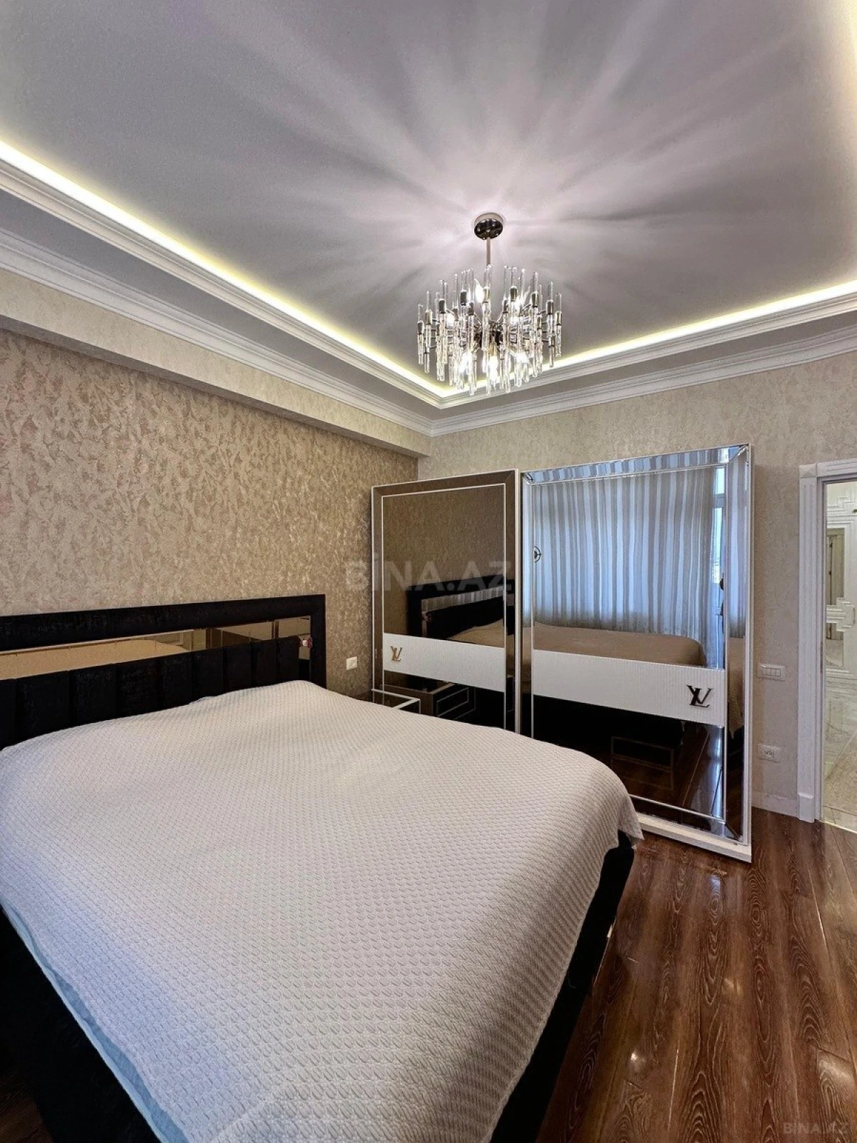 Satılır 2 otaqlı mənzil 68 m²