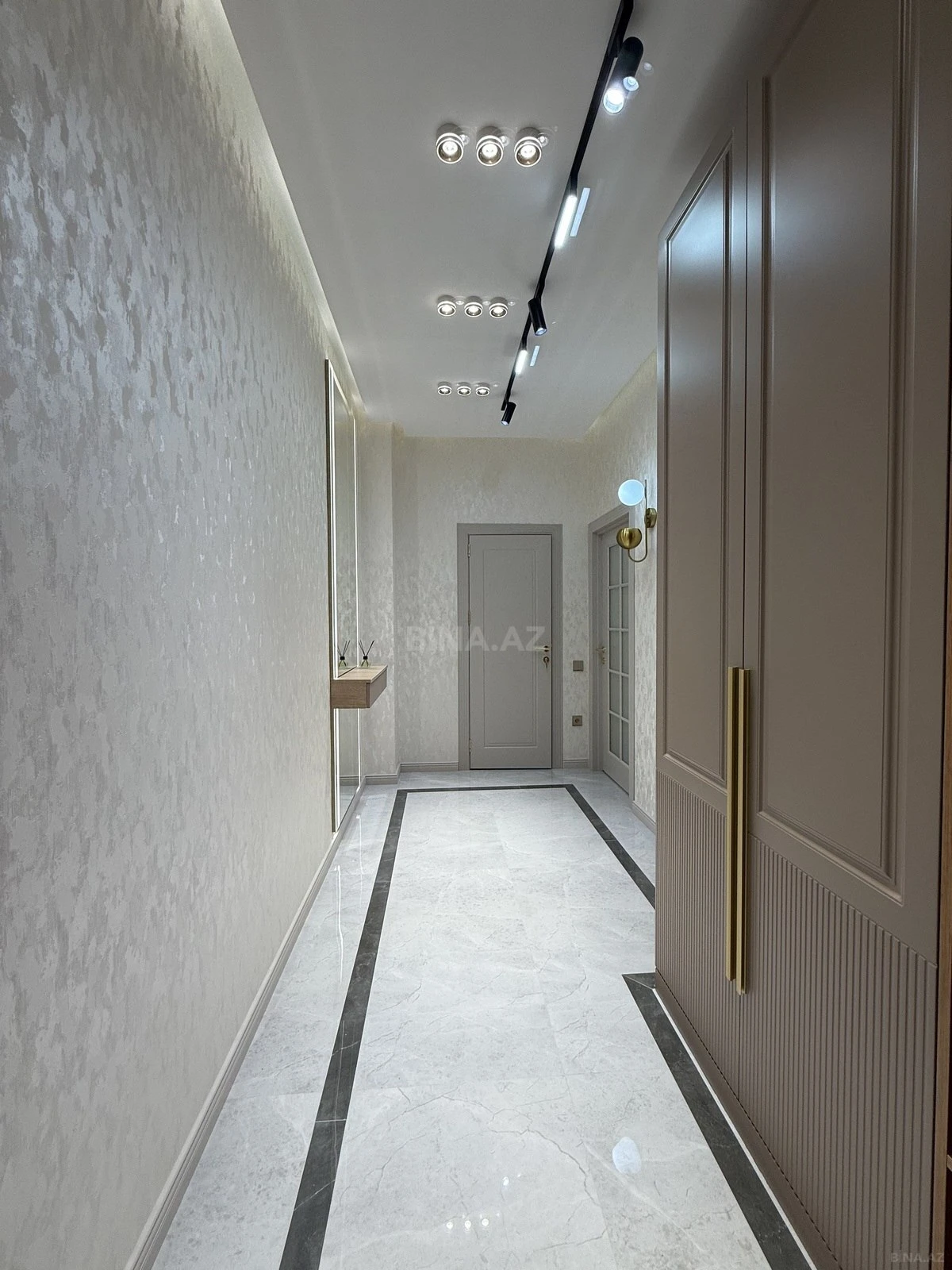 Satılır 2 otaqlı mənzil 53 m²