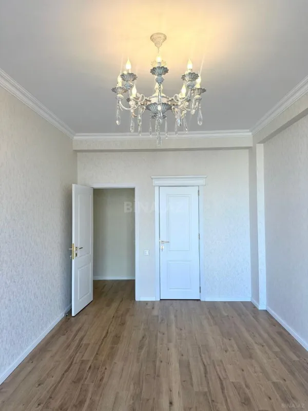 Satılır 3 otaqlı mənzil 105 m²