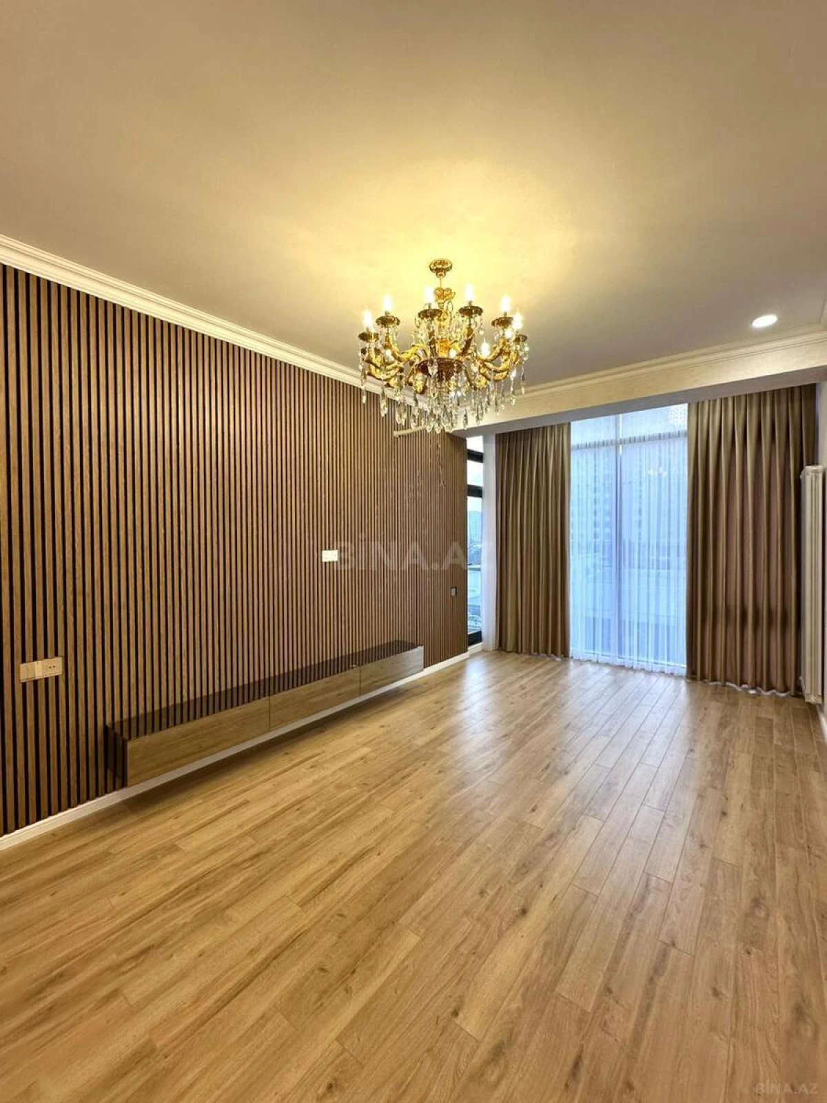 Satılır 3 otaqlı mənzil 105 m²