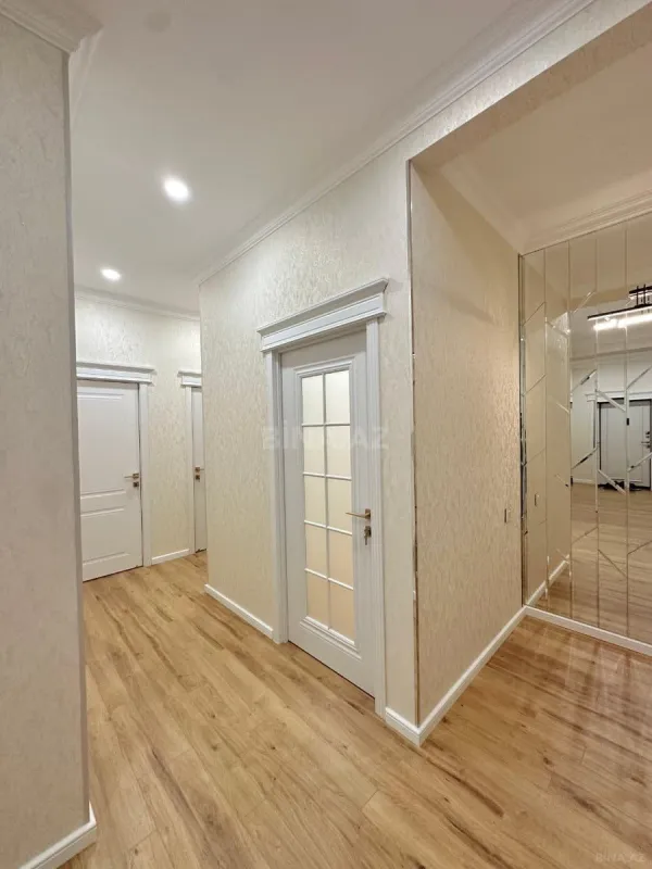 Satılır 3 otaqlı mənzil 105 m²