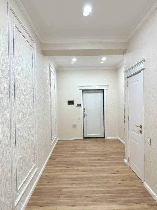 Satılır 3 otaqlı mənzil 105 m²