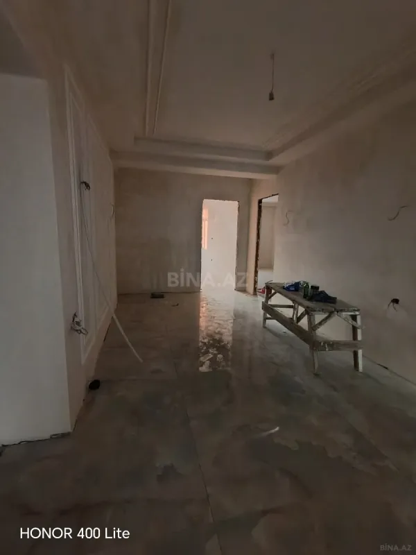 Satılır 4 otaqlı mənzil 215 m²