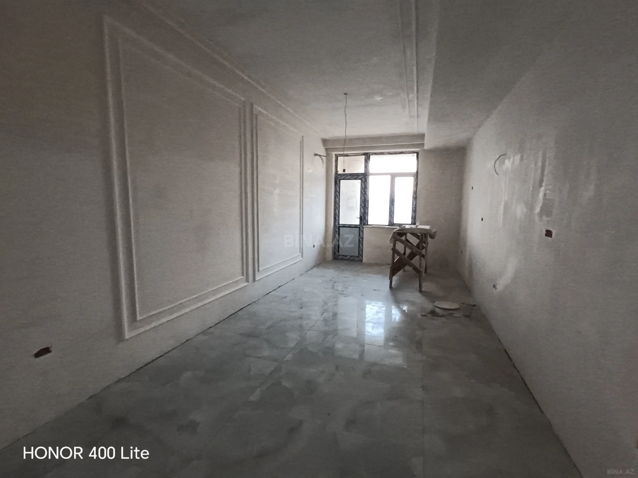 Satılır 4 otaqlı mənzil 215 m²