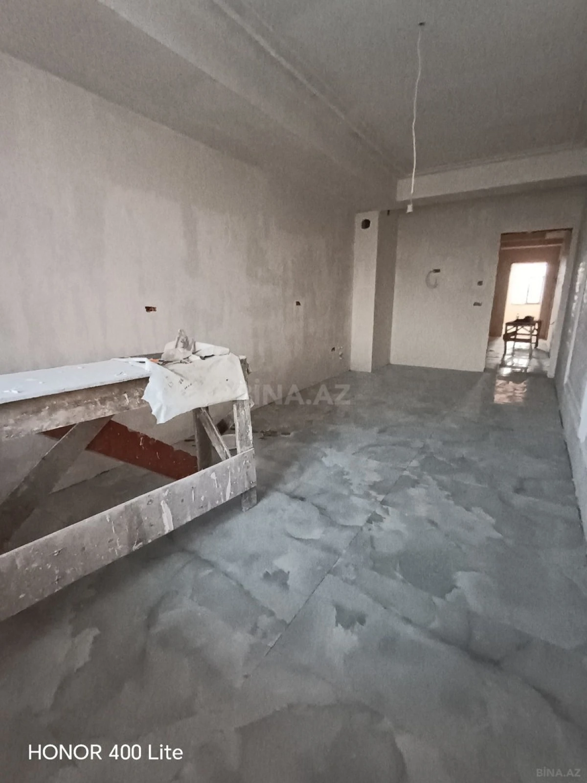Satılır 4 otaqlı mənzil 215 m²