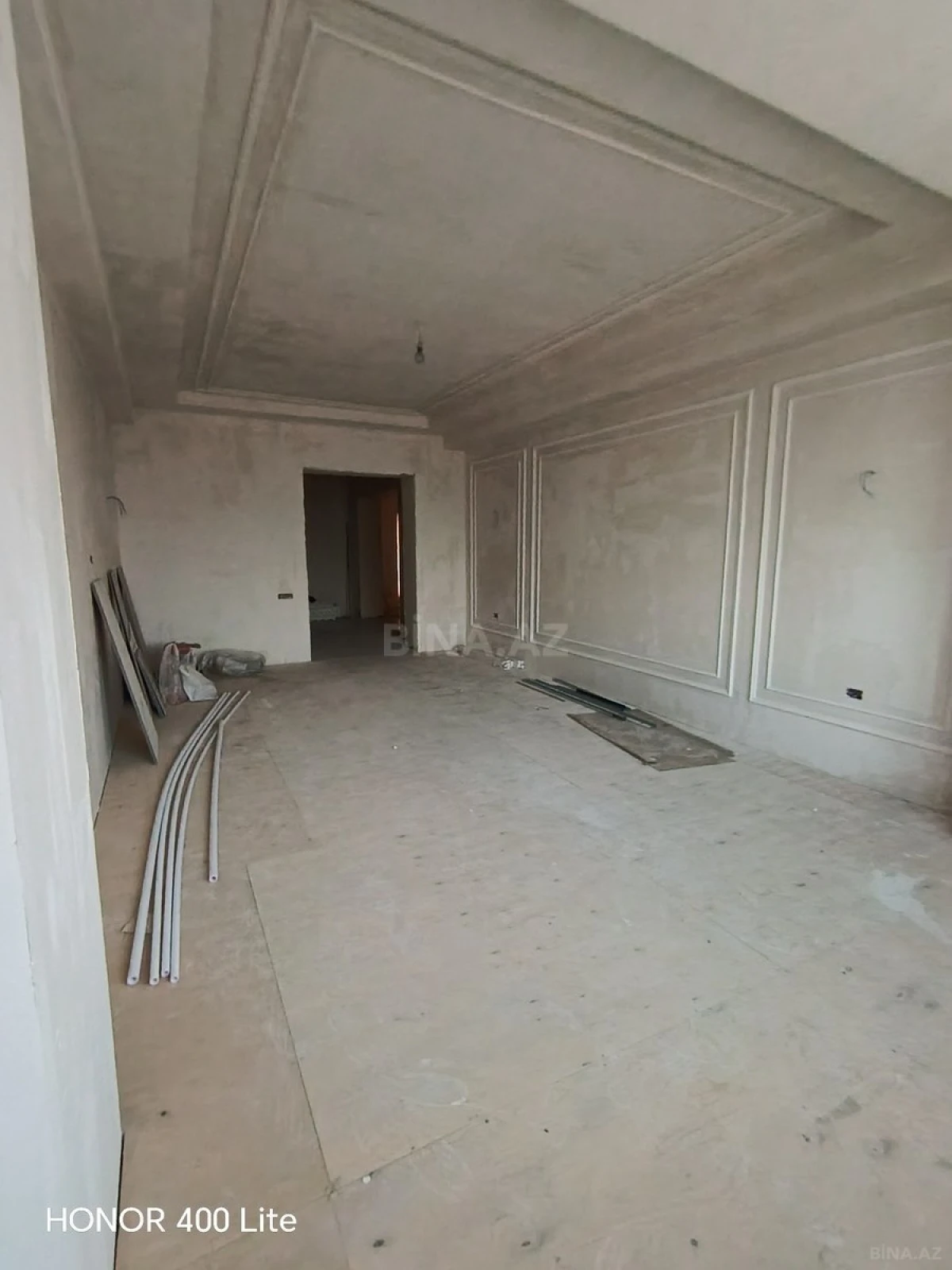Satılır 4 otaqlı mənzil 215 m²
