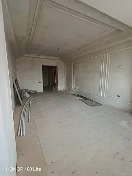 Satılır 4 otaqlı mənzil 215 m²