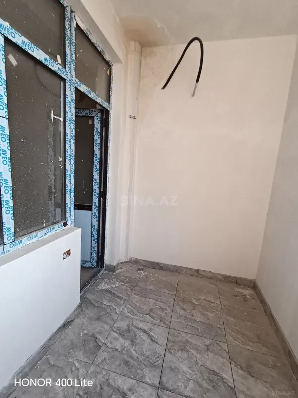 Satılır 4 otaqlı mənzil 215 m²
