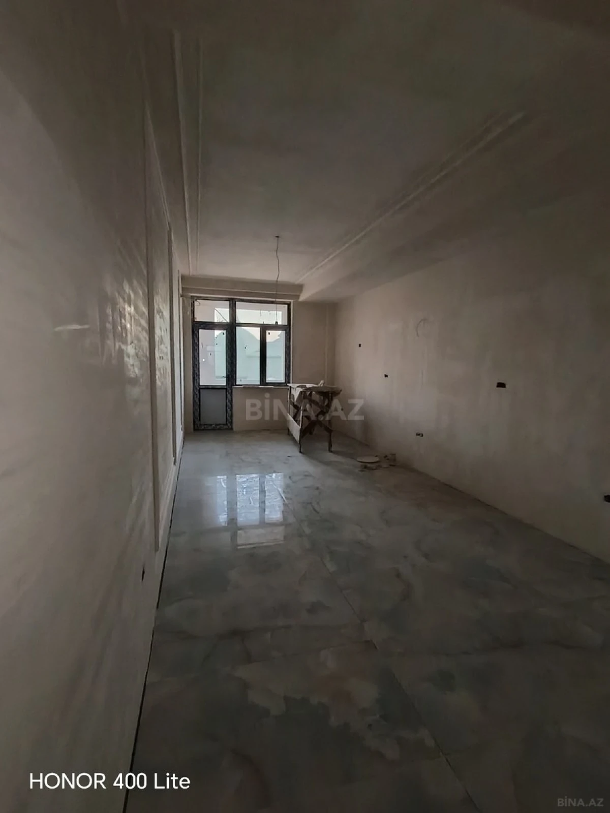 Satılır 4 otaqlı mənzil 215 m²