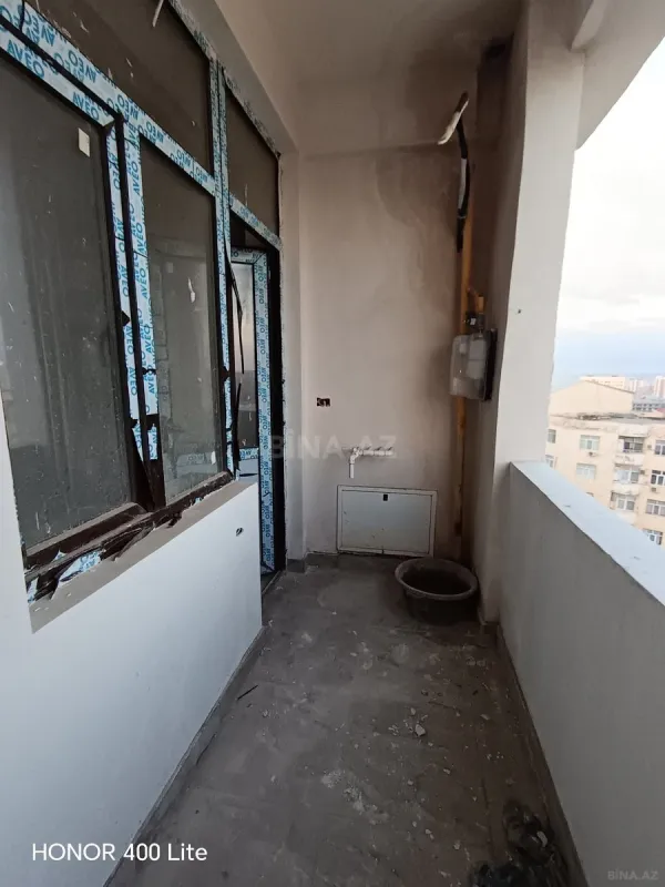 Satılır 4 otaqlı mənzil 215 m²