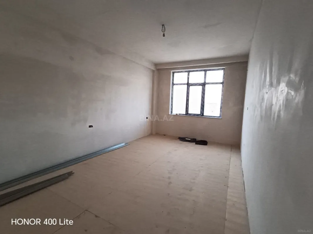 Satılır 4 otaqlı mənzil 215 m²