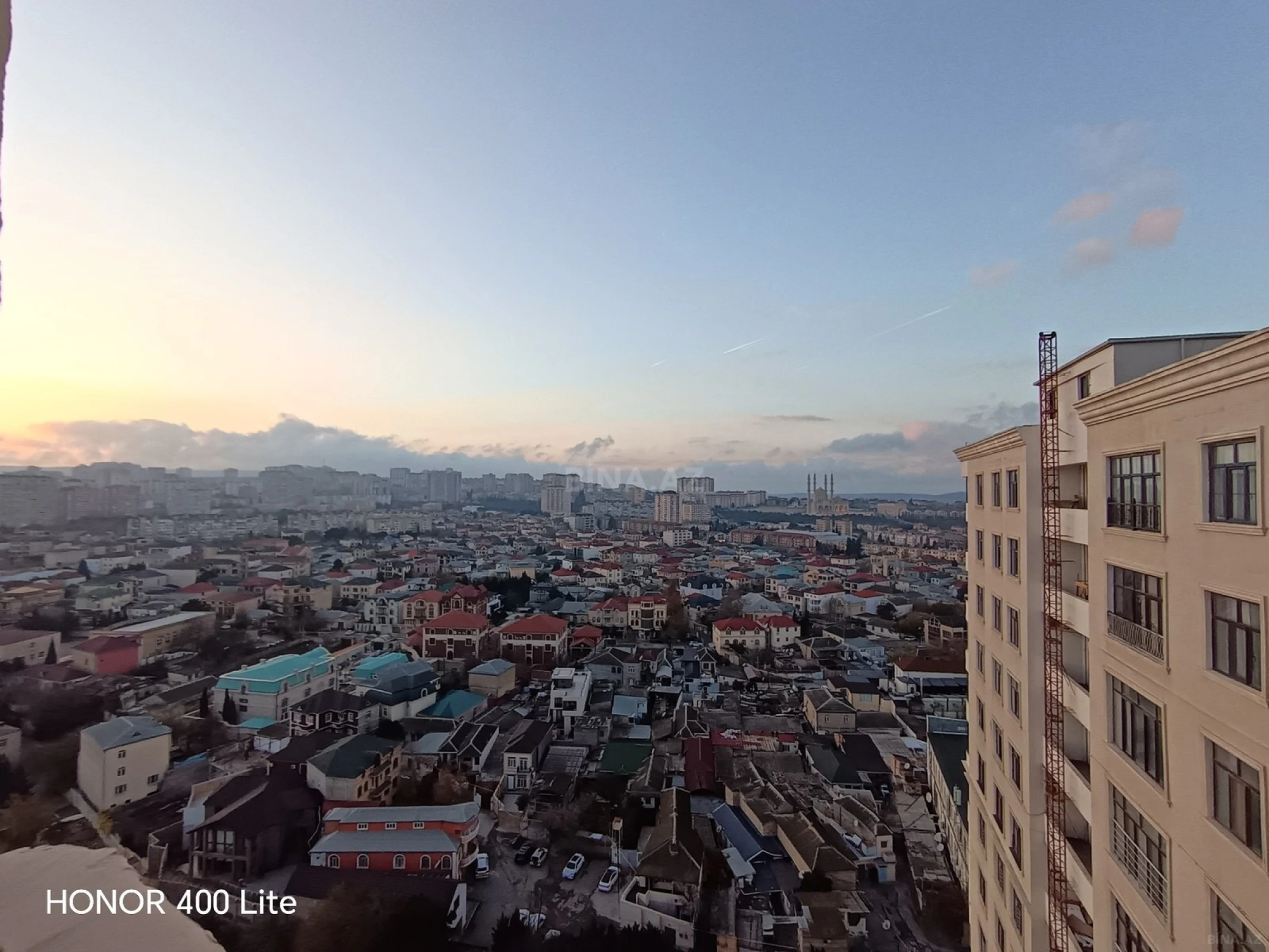 Satılır 4 otaqlı mənzil 215 m²