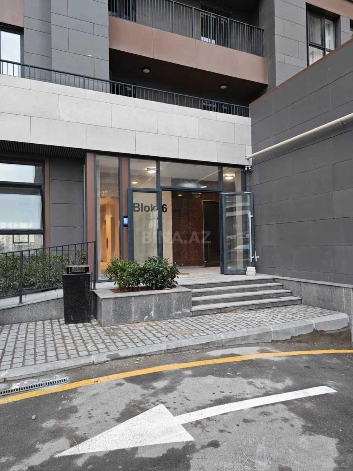 Satılır 2 otaqlı mənzil 68.5 m²