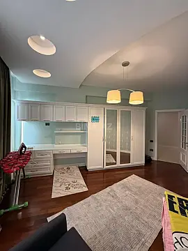 Satılır 3 otaqlı mənzil 140 m²