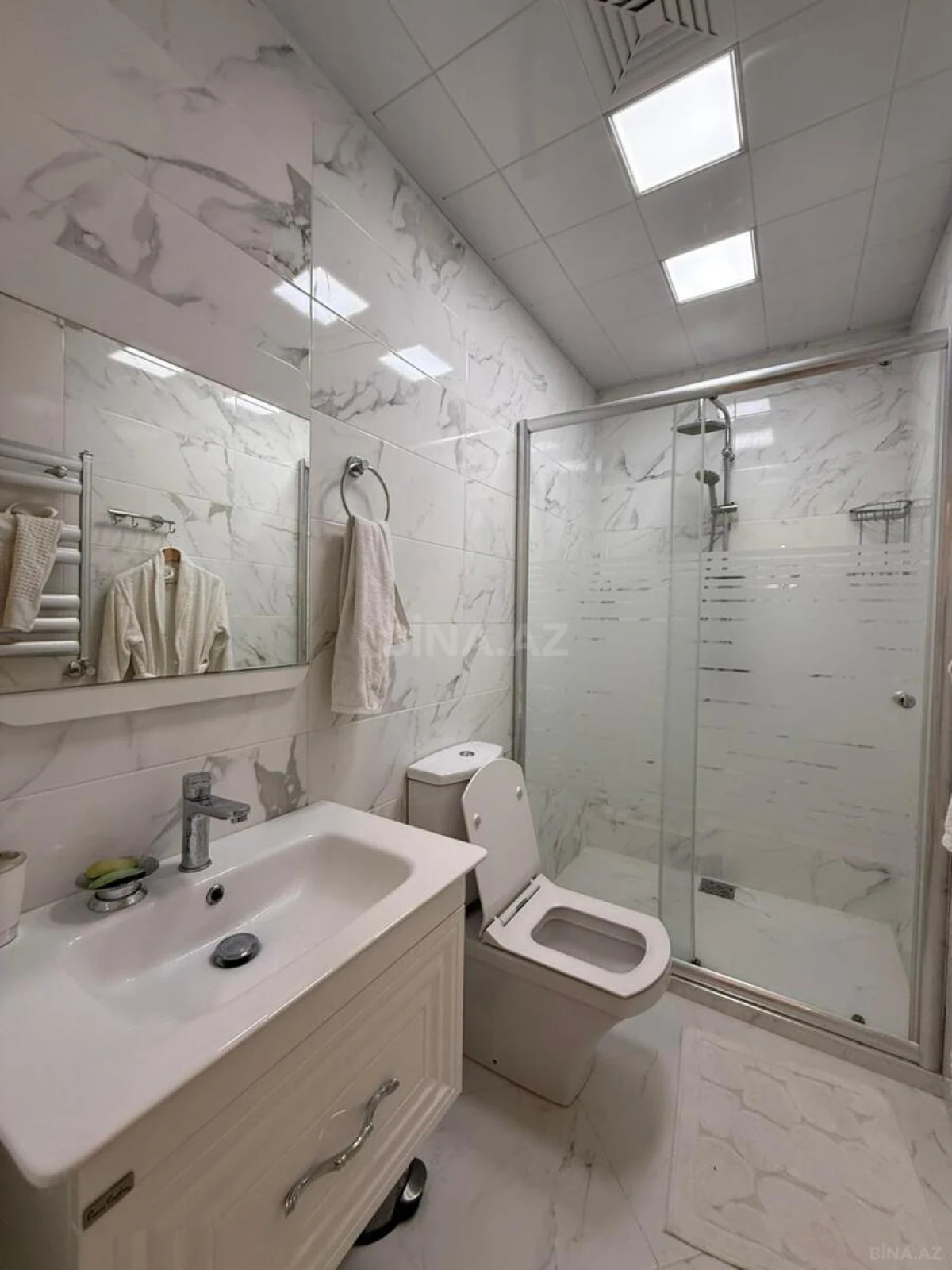 Satılır 3 otaqlı mənzil 140 m²