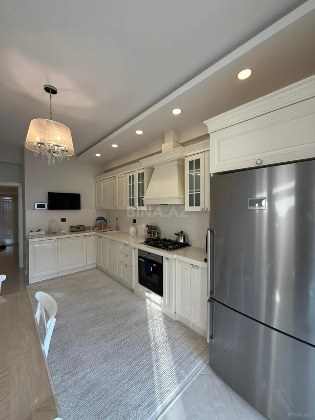 Satılır 3 otaqlı mənzil 140 m²