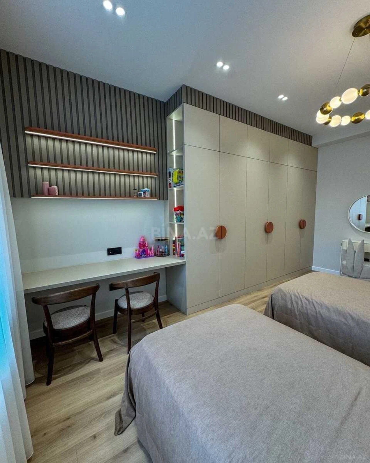 Kirayə verilir 3 otaqlı mənzil 133 m²