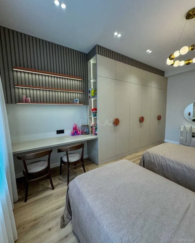 Kirayə verilir 3 otaqlı mənzil 133 m²