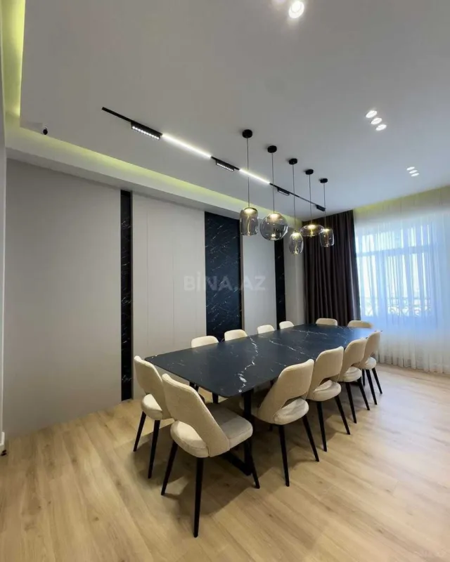 Kirayə verilir 3 otaqlı mənzil 133 m²
