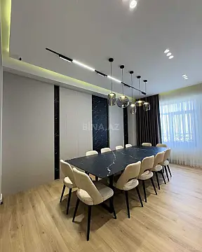 Kirayə verilir 3 otaqlı mənzil 133 m²