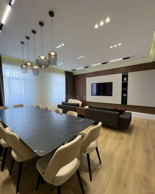 Kirayə verilir 3 otaqlı mənzil 133 m²