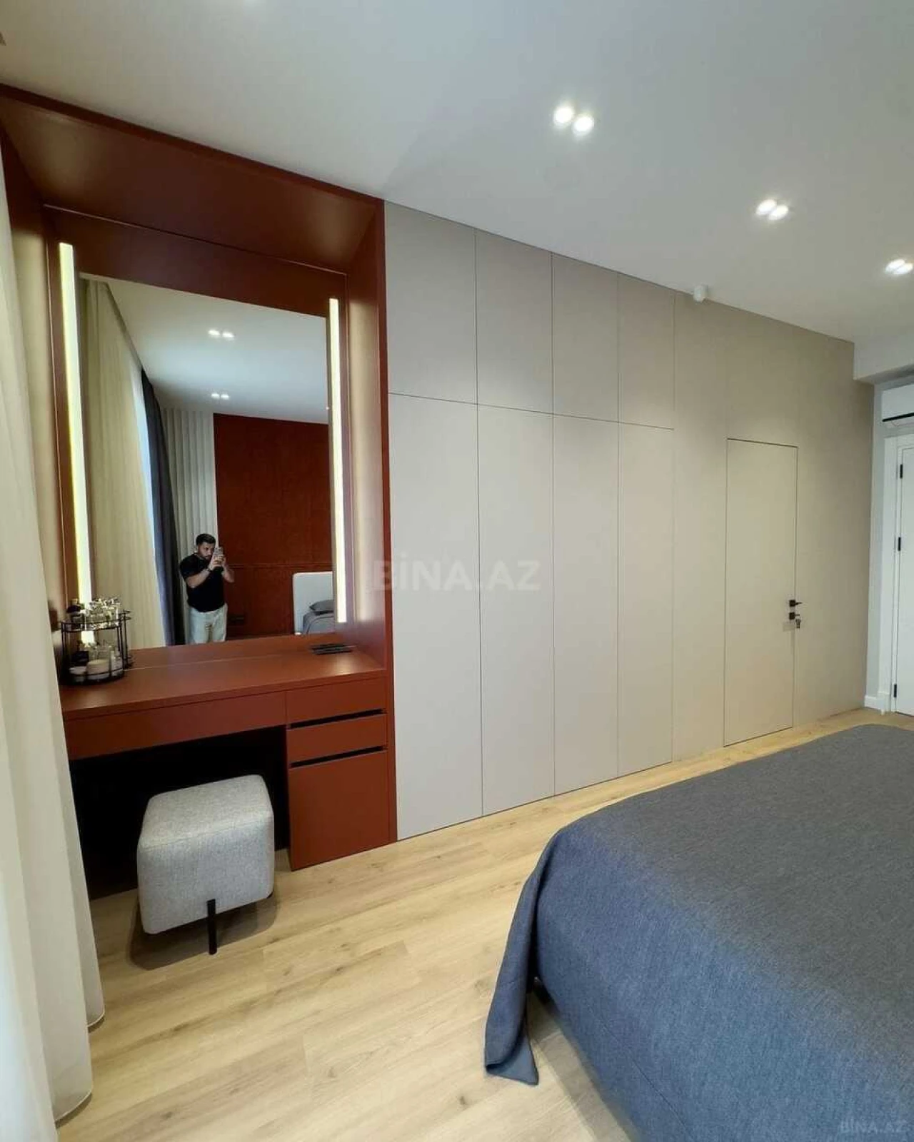 Kirayə verilir 3 otaqlı mənzil 133 m²