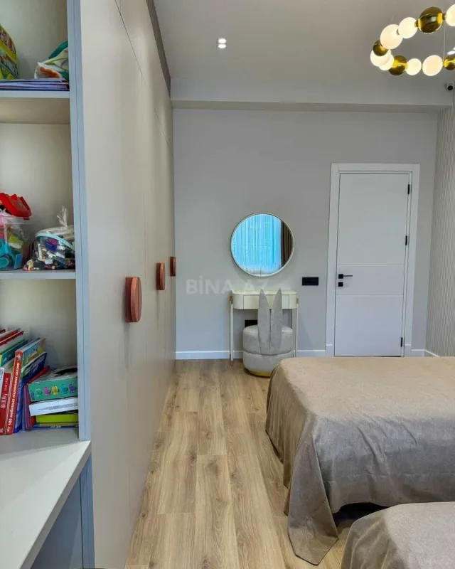 Kirayə verilir 3 otaqlı mənzil 133 m²