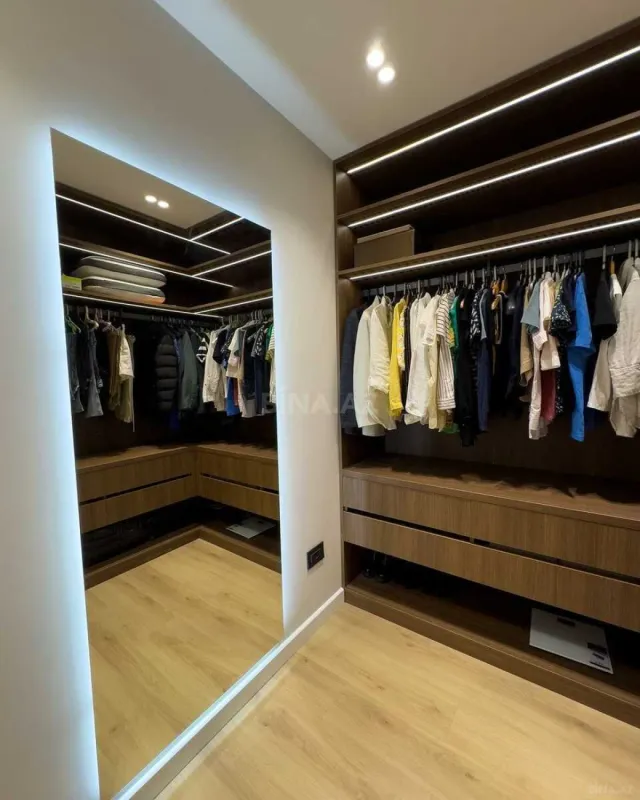 Kirayə verilir 3 otaqlı mənzil 133 m²