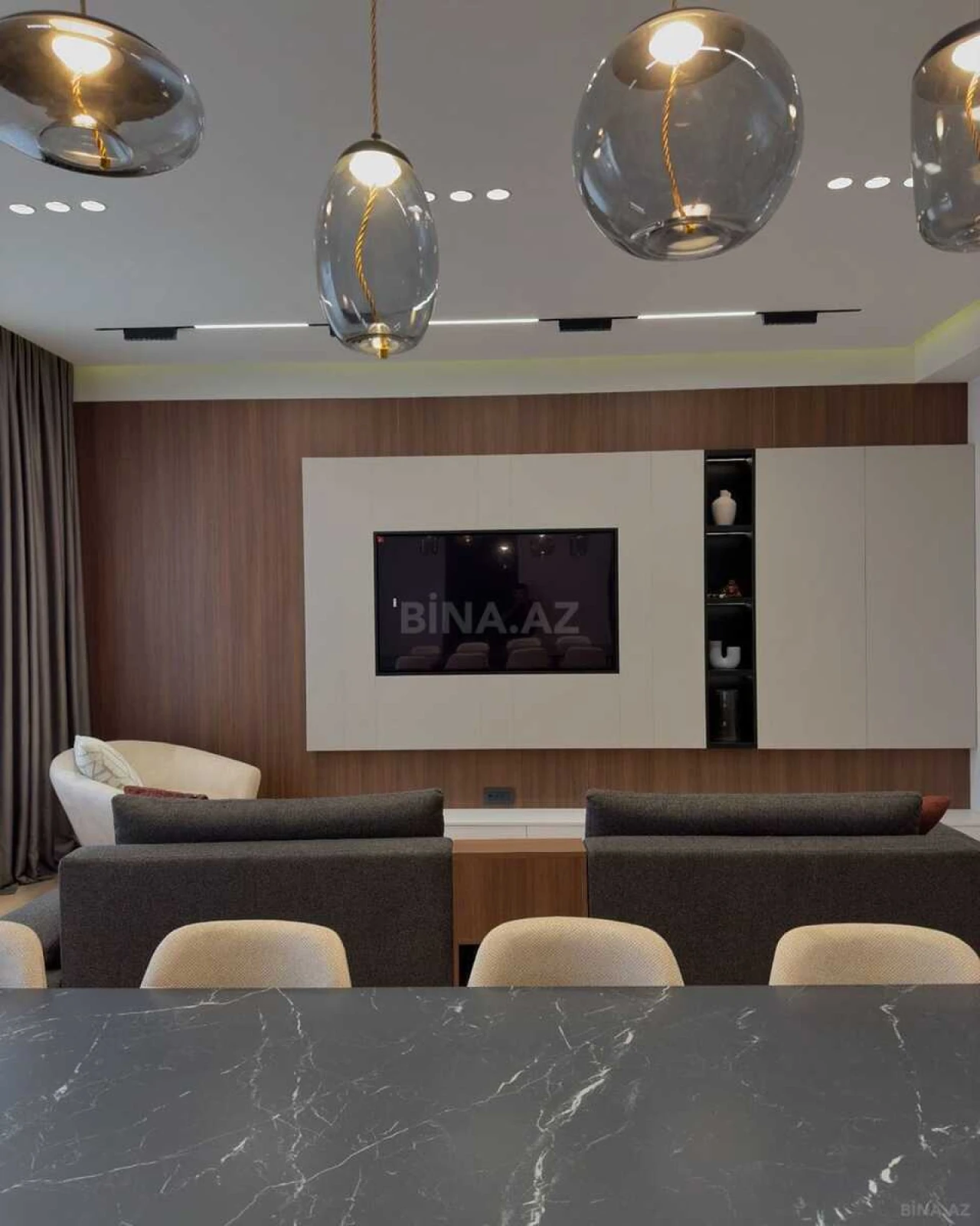 Kirayə verilir 3 otaqlı mənzil 133 m²