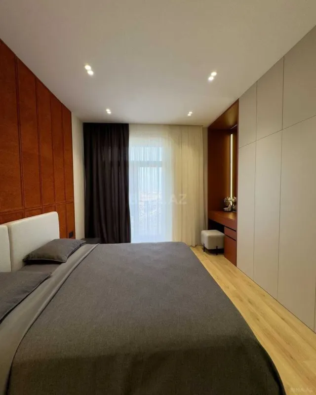 Kirayə verilir 3 otaqlı mənzil 133 m²