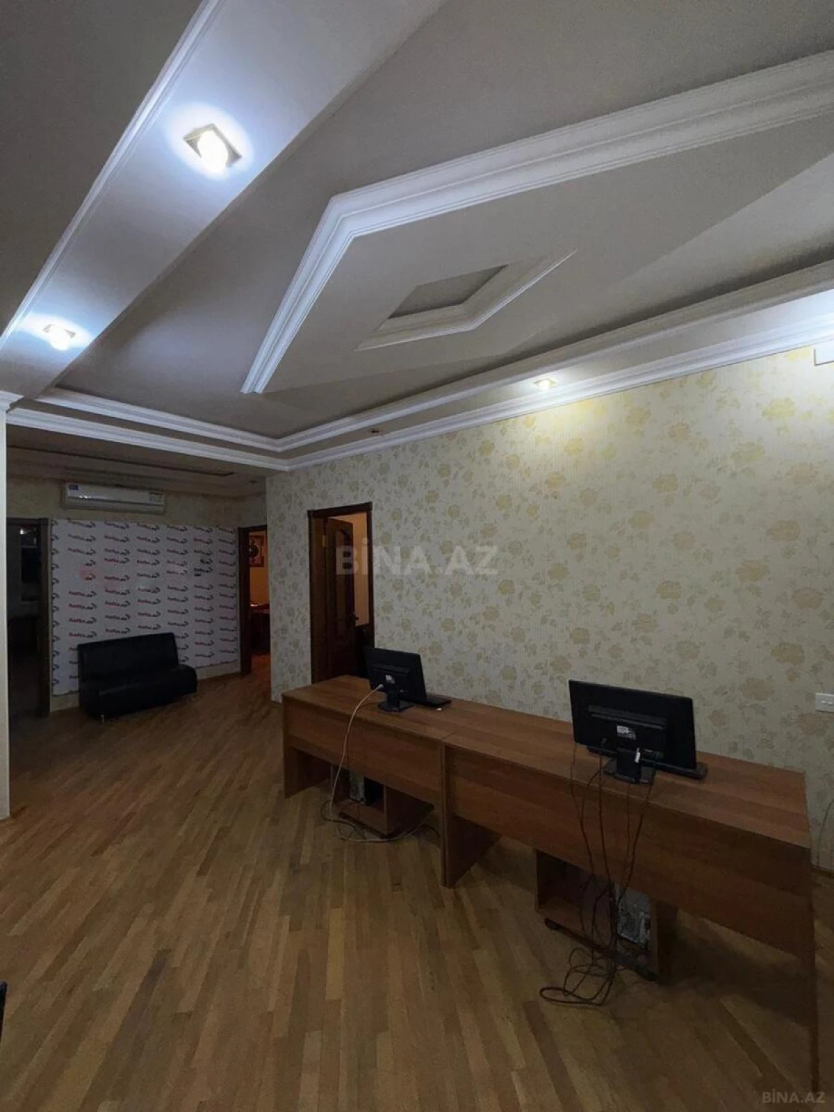 Satılır 3 otaqlı mənzil 135 m²