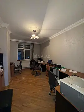 Satılır 3 otaqlı mənzil 135 m²