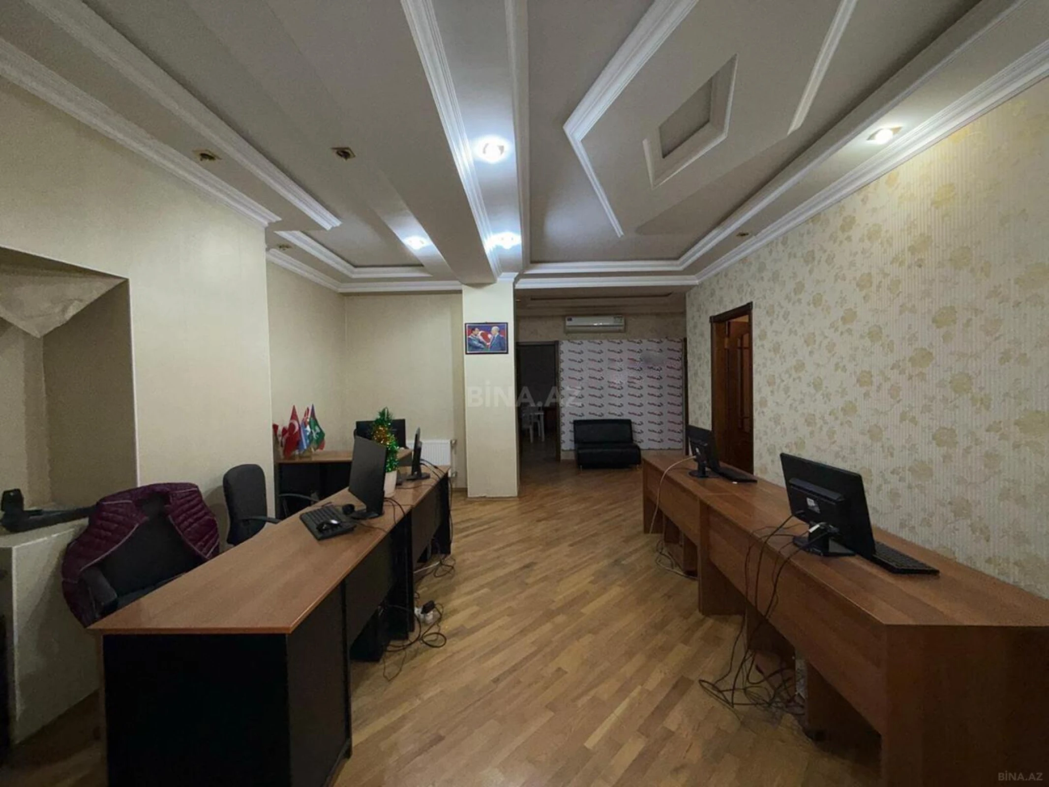 Satılır 3 otaqlı mənzil 135 m²