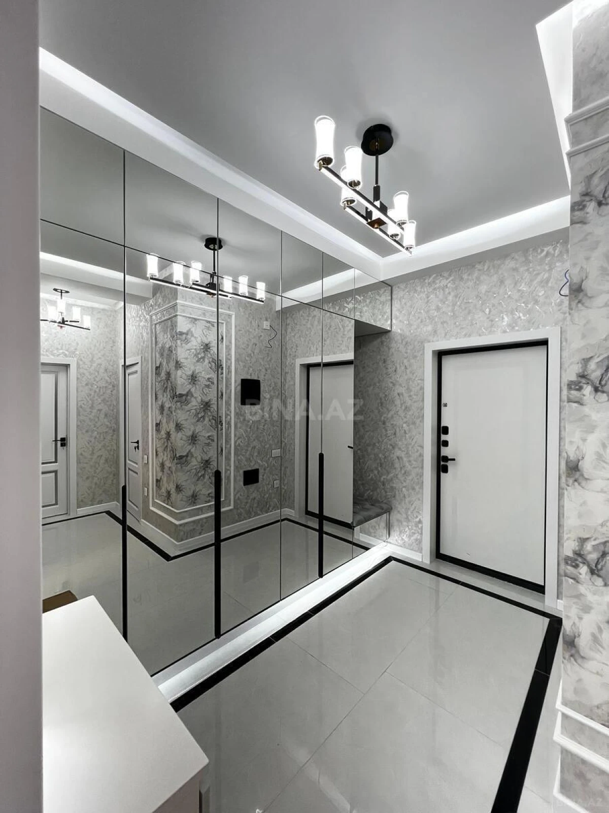 Satılır 3 otaqlı mənzil 87 m²