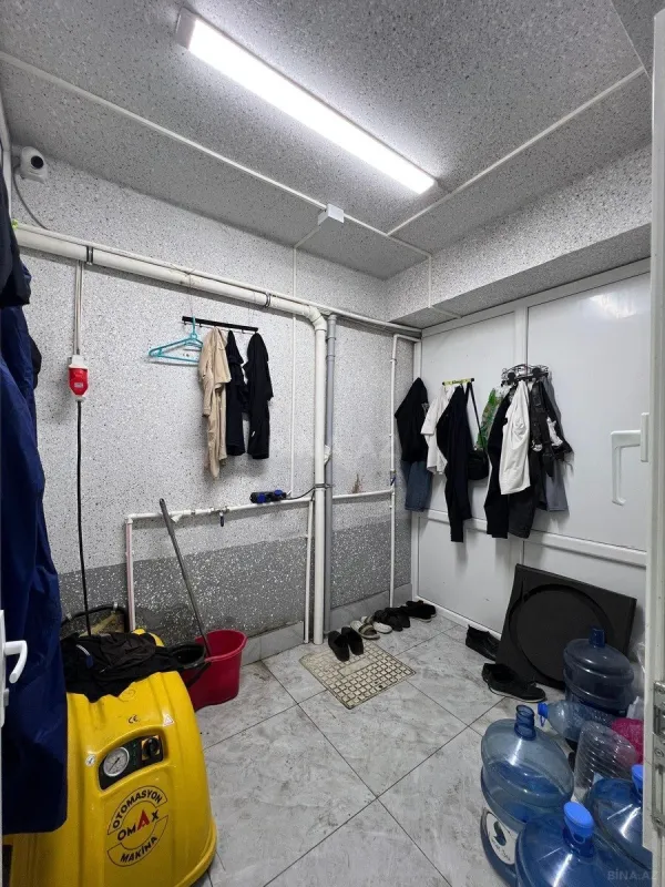 Satılır obyekt 490 m²