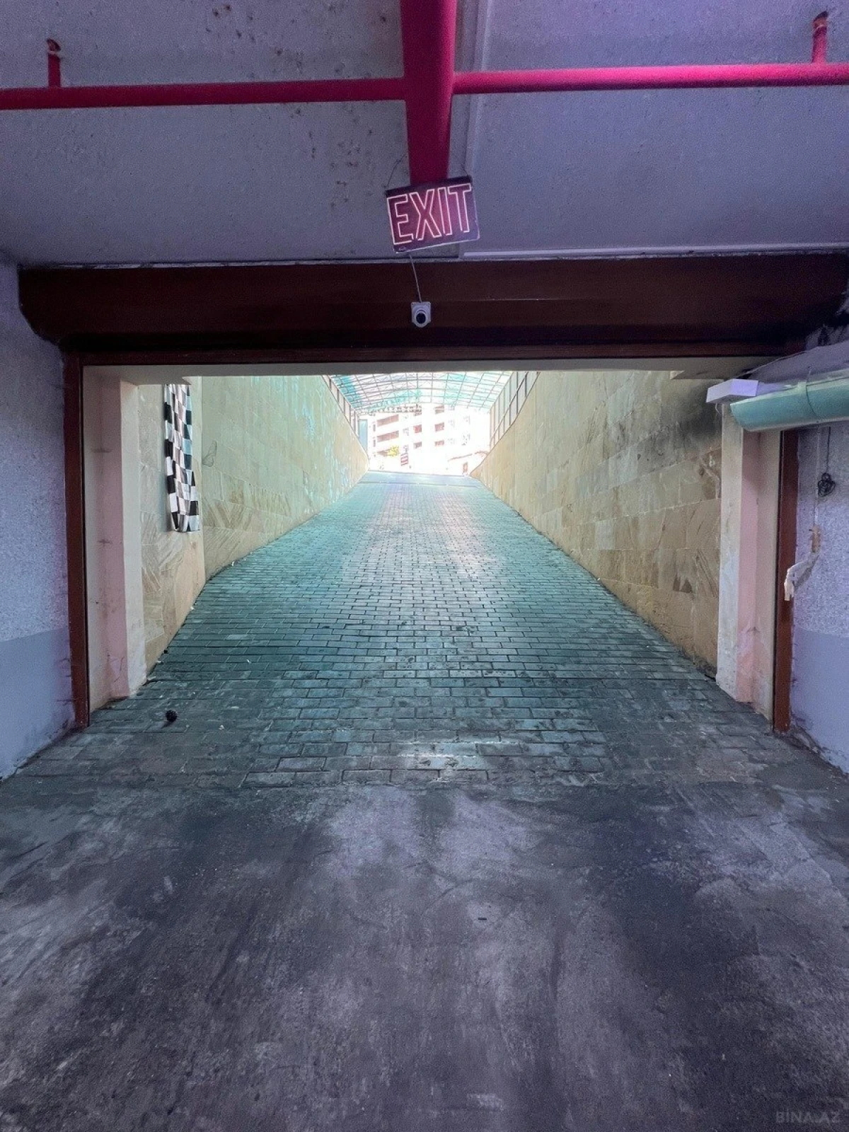 Satılır obyekt 490 m²