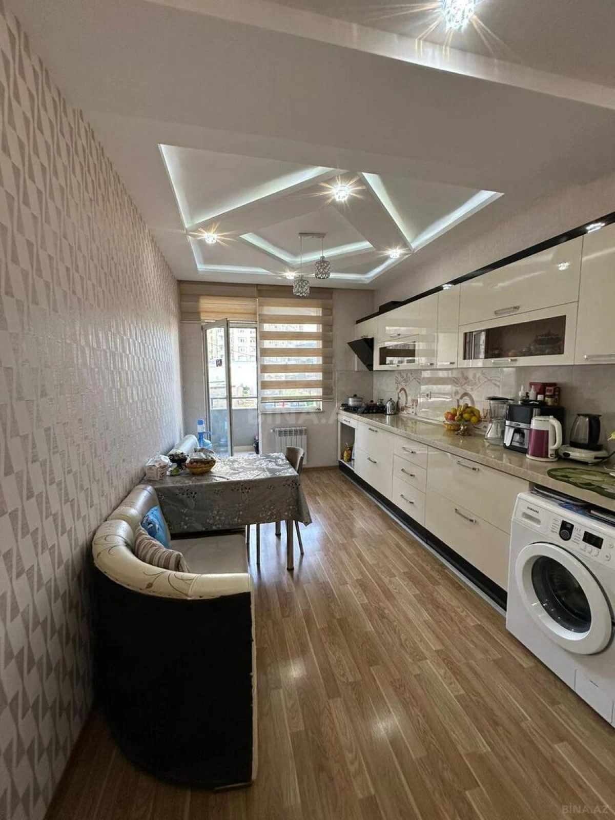 Satılır 3 otaqlı mənzil 107 m²