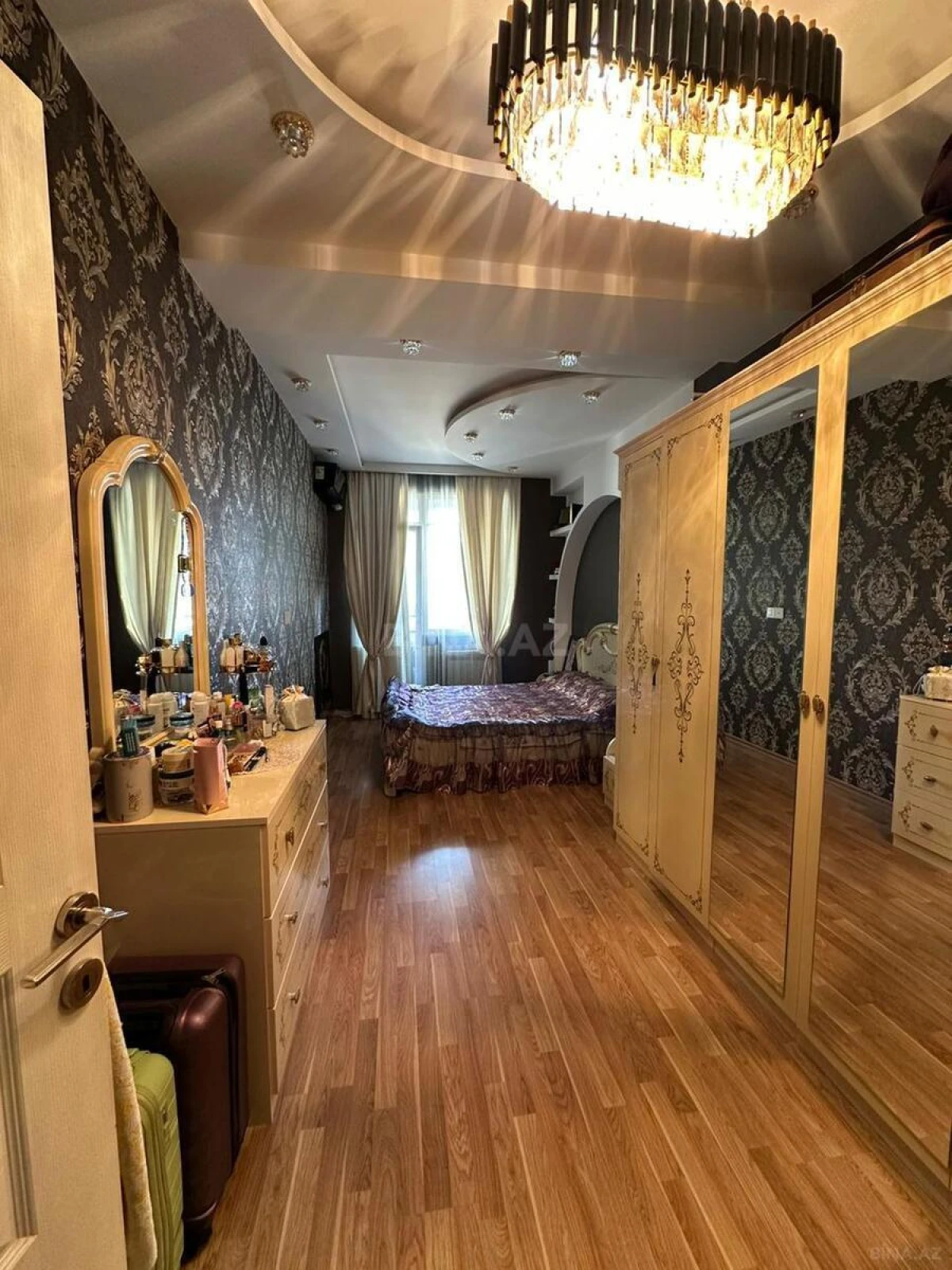 Satılır 3 otaqlı mənzil 107 m²