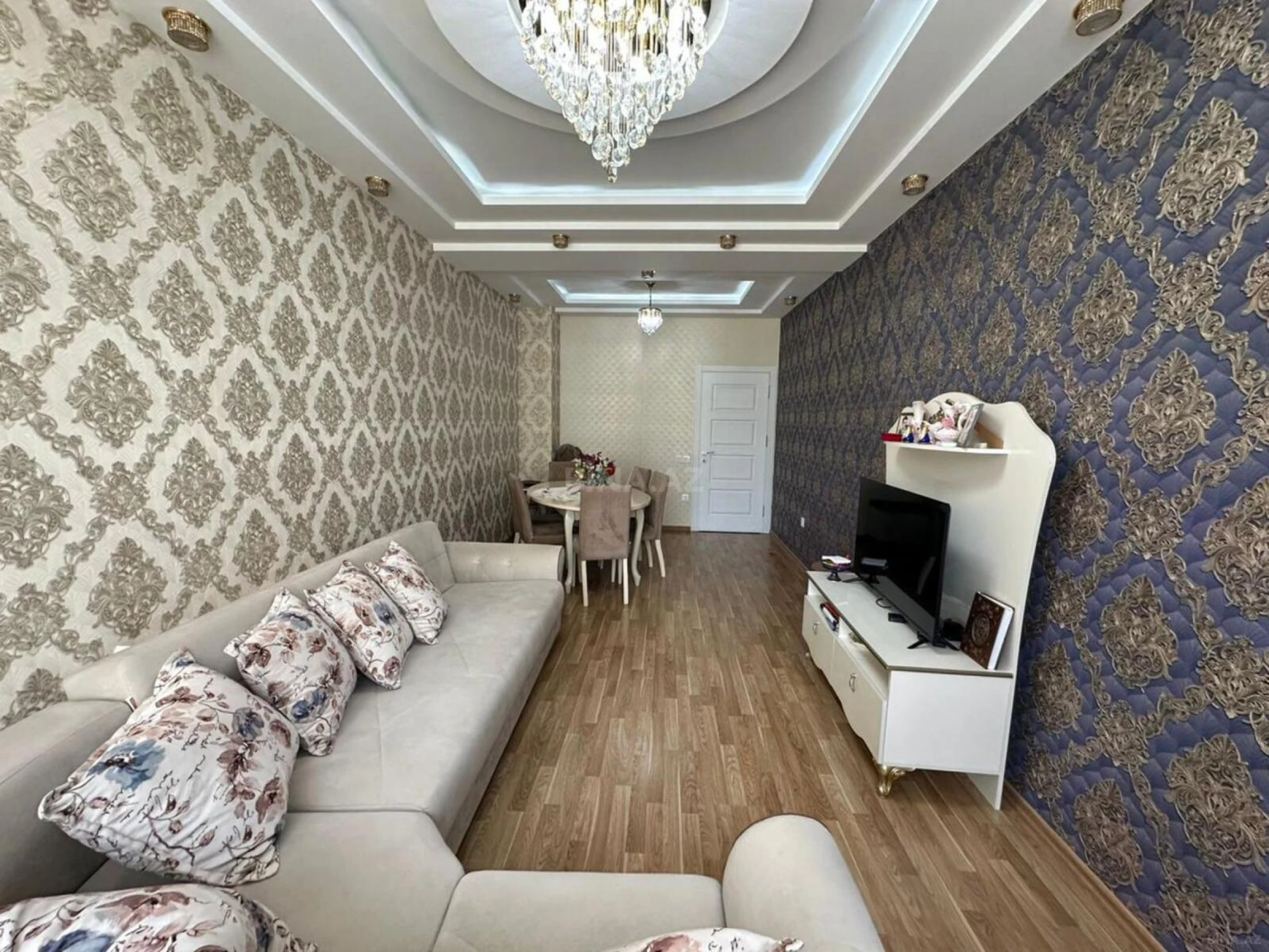 Satılır 3 otaqlı mənzil 107 m²
