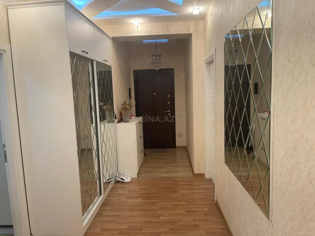 Satılır 3 otaqlı mənzil 107 m²