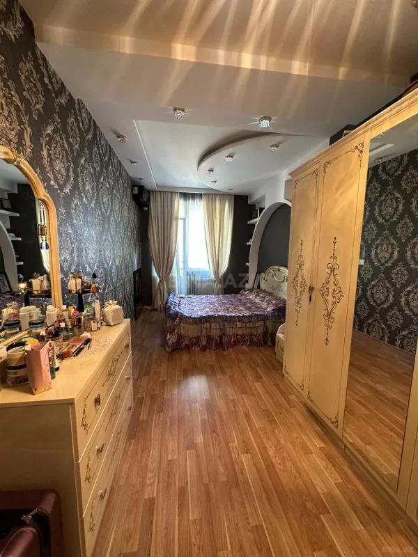 Satılır 3 otaqlı mənzil 107 m²