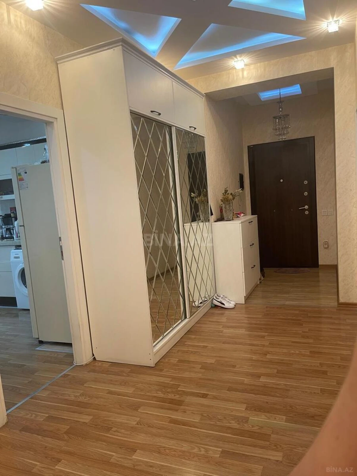 Satılır 3 otaqlı mənzil 107 m²